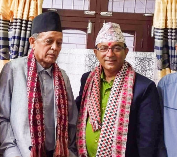 बिरामी पूर्वमेयरलाई भेट्न पुगे पोखराका मेयर धनराज, मागे सुझाव